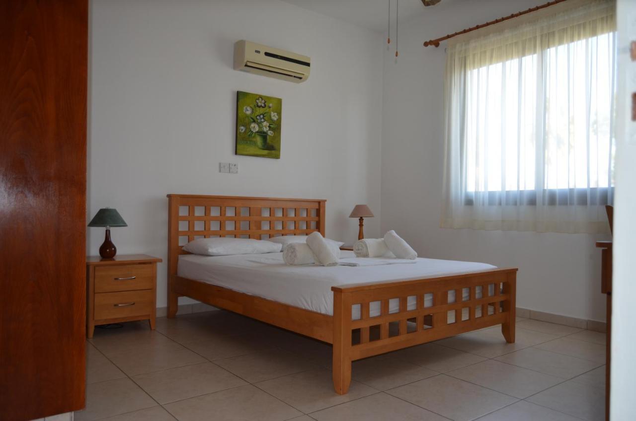 Faros Beach Apartment A102 Paphos ภายนอก รูปภาพ